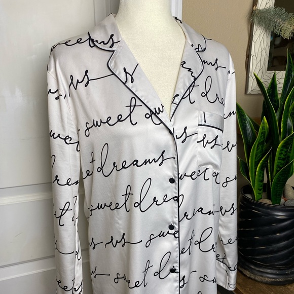 Victoria’s Secret White Silky Sweet Dreams Night Shirt - Picture 2 of 12